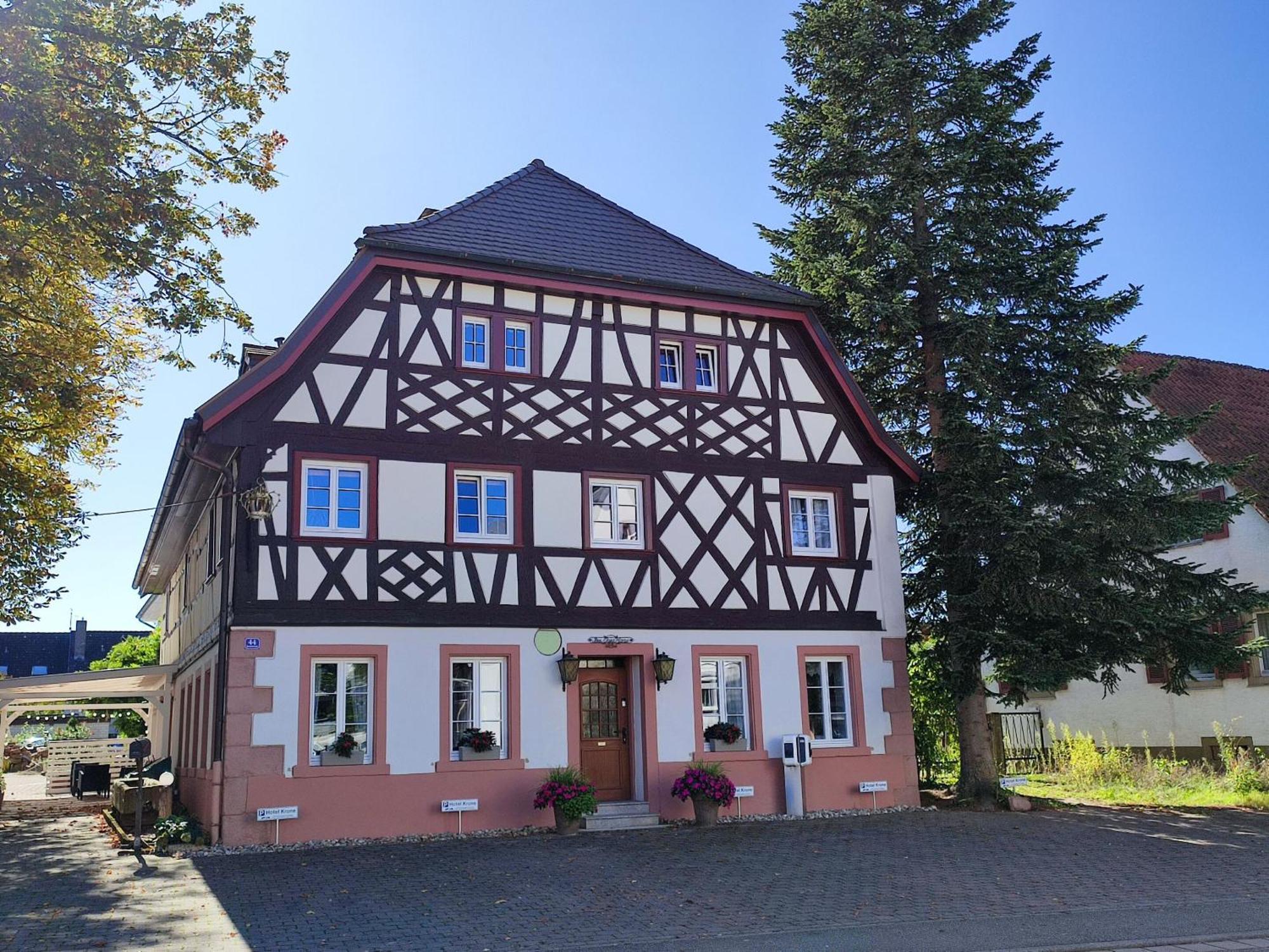 Boutique-Hotel Krone Denzlingen Bagian luar foto