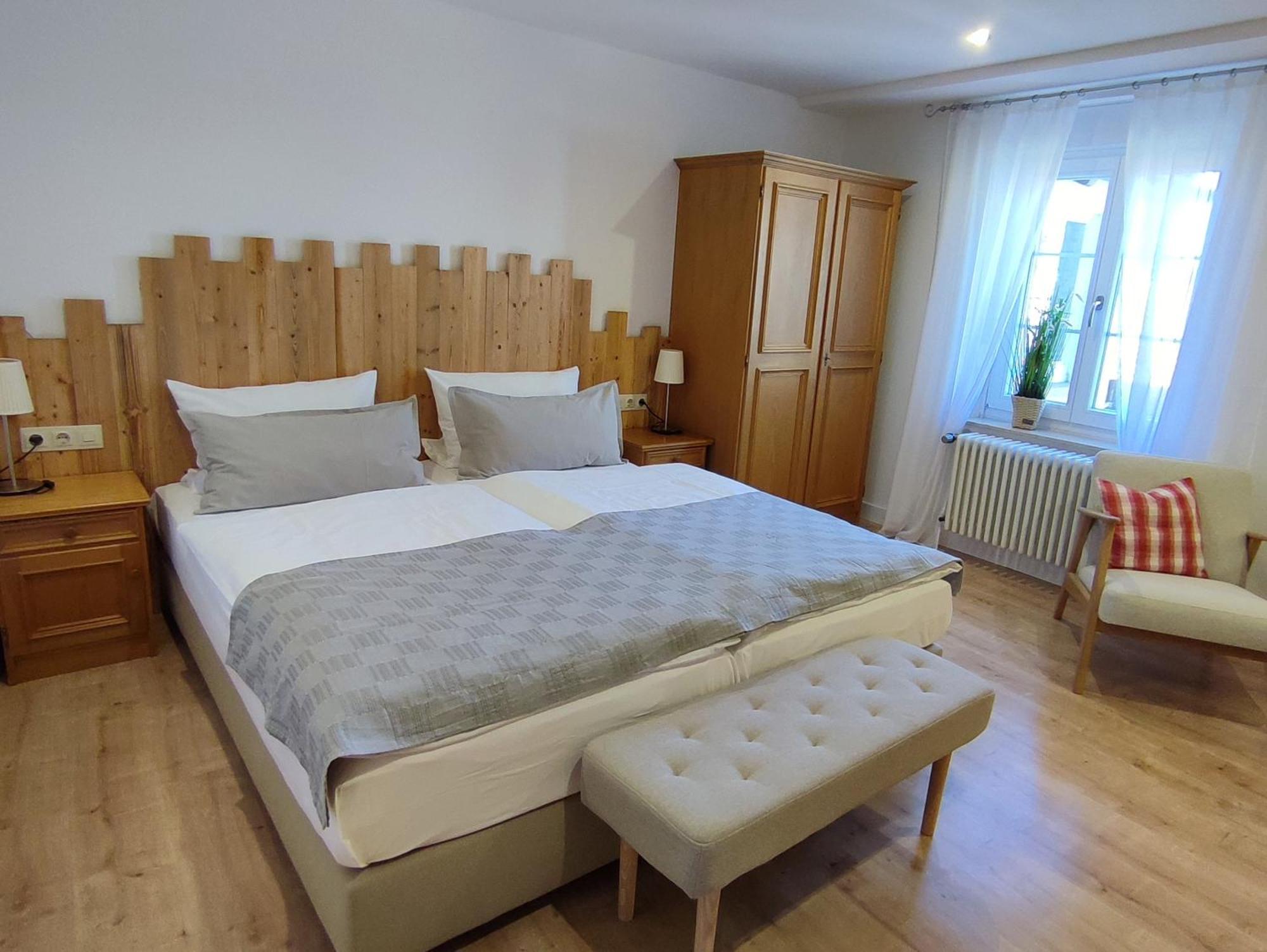 Boutique-Hotel Krone Denzlingen Bagian luar foto